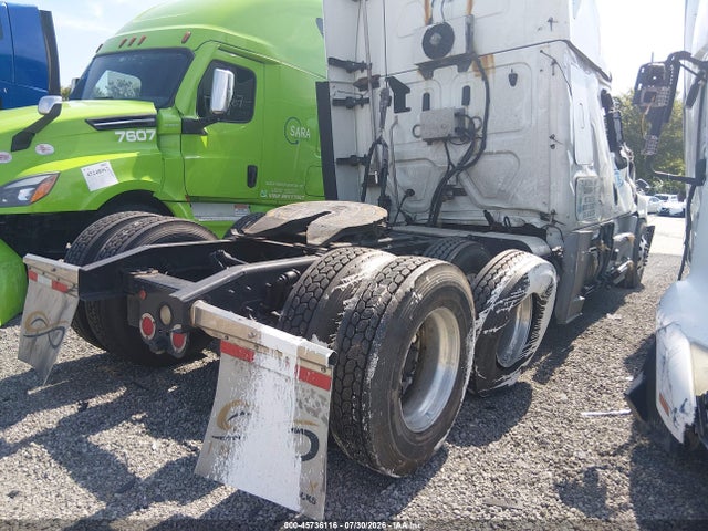 Продажа на аукционе авто 2018 Freightliner Cascadia 125, vin: 3AKJGLDR4JSJM2326, номер лота: 45736116