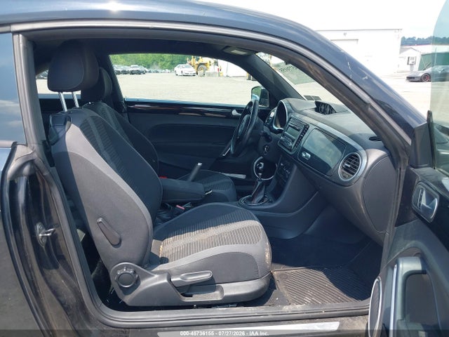 2013 Volkswagen Beetle 2.0t Turbo მანქანა იყიდება აუქციონზე, vin: 3VW4A7AT8DM621132, აუქციონის ნომერი: 45736155