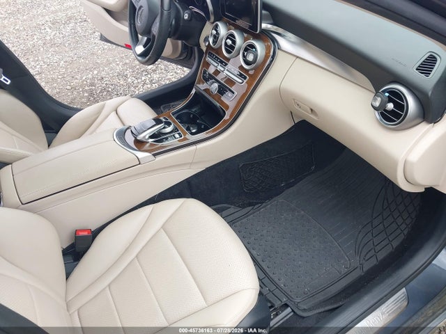 45736163 :رقم المزاد ، 55SWF4KB8FU027700 vin ، 2015 Mercedes-benz C 300 4matic مزاد بيع