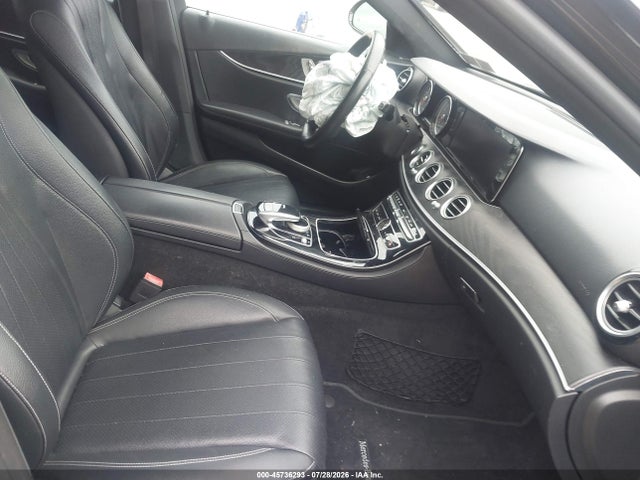 WDDZF4KBXHA062125 Mercedes-Benz E 300 4matic