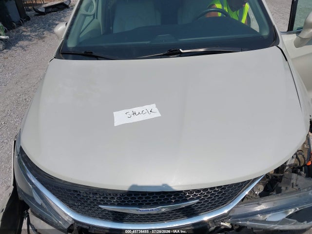 Продаж на аукціоні авто 2017 Chrysler Pacifica Touring-l Plus, vin: 2C4RC1EG4HR585094, номер лоту: 45736485