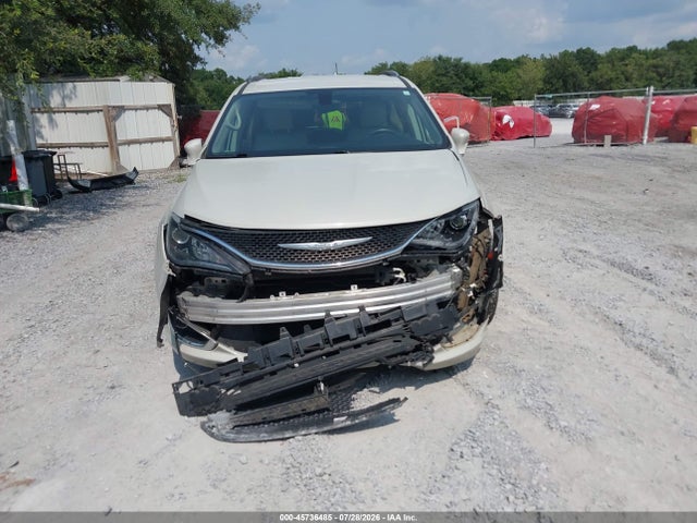Продаж на аукціоні авто 2017 Chrysler Pacifica Touring-l Plus, vin: 2C4RC1EG4HR585094, номер лоту: 45736485