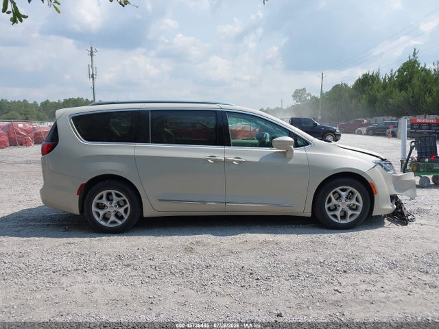 Продаж на аукціоні авто 2017 Chrysler Pacifica Touring-l Plus, vin: 2C4RC1EG4HR585094, номер лоту: 45736485