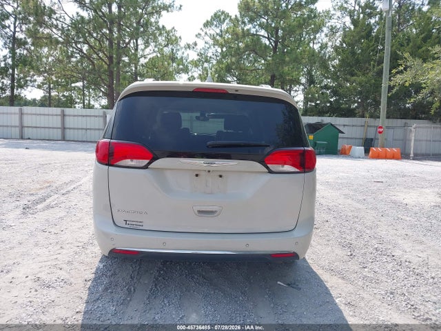 Продаж на аукціоні авто 2017 Chrysler Pacifica Touring-l Plus, vin: 2C4RC1EG4HR585094, номер лоту: 45736485