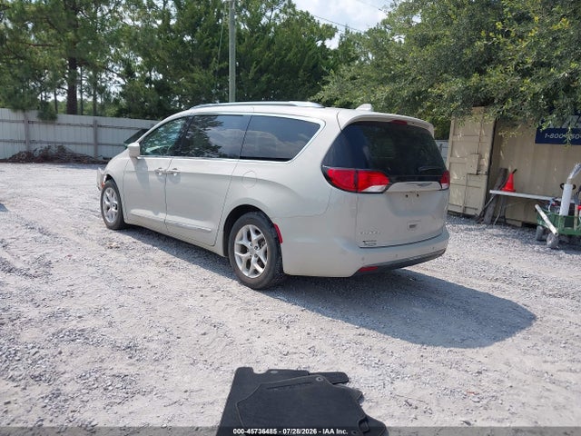 Продаж на аукціоні авто 2017 Chrysler Pacifica Touring-l Plus, vin: 2C4RC1EG4HR585094, номер лоту: 45736485