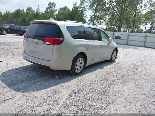 Продаж на аукціоні авто 2017 Chrysler Pacifica Touring-l Plus, vin: 2C4RC1EG4HR585094, номер лоту: 45736485