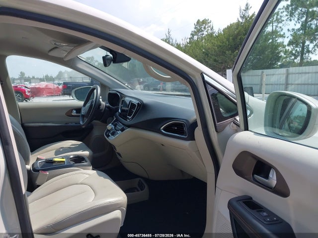 Продаж на аукціоні авто 2017 Chrysler Pacifica Touring-l Plus, vin: 2C4RC1EG4HR585094, номер лоту: 45736485