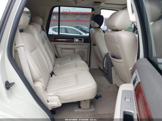 Продажа на аукционе авто 2004 Lincoln Navigator, vin: 5LMFU27R54LJ40170, номер лота: 45736659