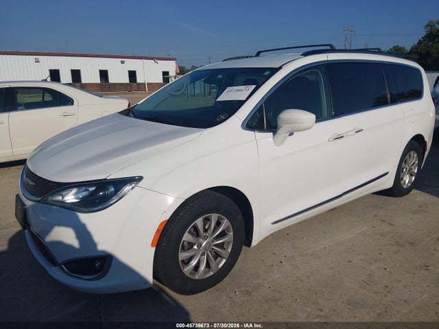2017 Chrysler Pacifica Touring-l მანქანა იყიდება აუქციონზე, vin: 2C4RC1BG6HR809437, აუქციონის ნომერი: 45736673