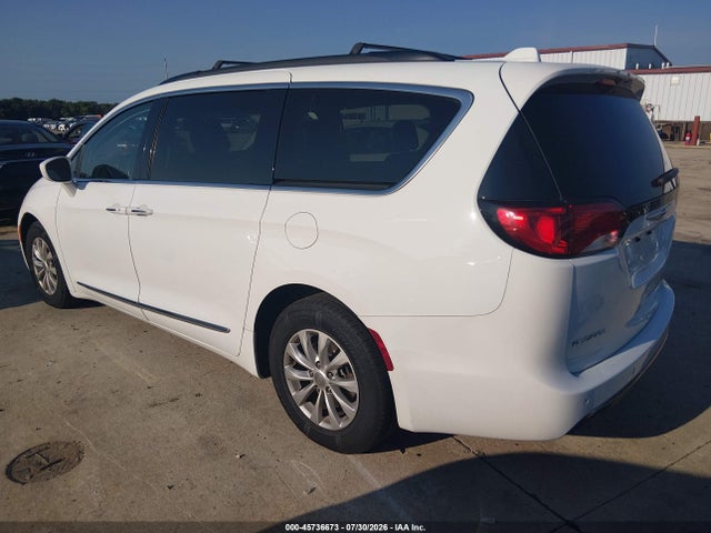 2017 Chrysler Pacifica Touring-l მანქანა იყიდება აუქციონზე, vin: 2C4RC1BG6HR809437, აუქციონის ნომერი: 45736673