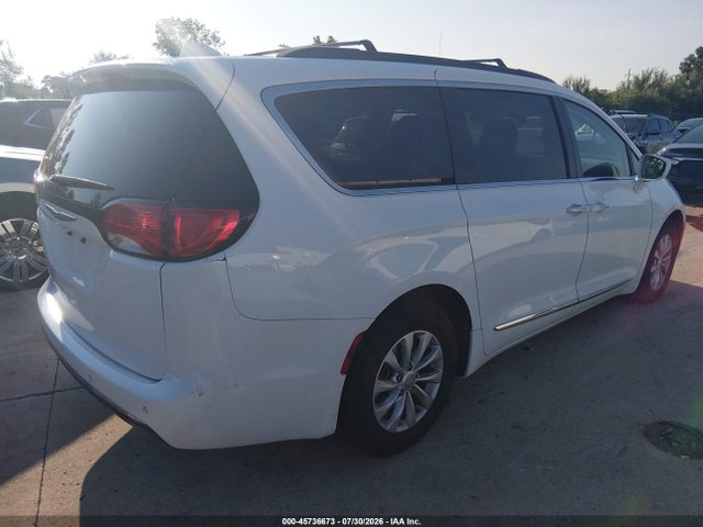 2017 Chrysler Pacifica Touring-l მანქანა იყიდება აუქციონზე, vin: 2C4RC1BG6HR809437, აუქციონის ნომერი: 45736673