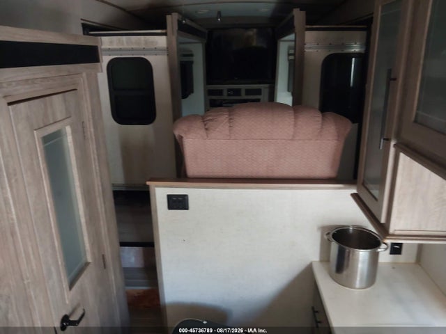 Forest River Salem Laminated Towables 2021 4X4FSBM23MV007362 Image 5