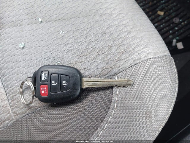 2T1BURHE4JC964125 Toyota COROLLA LE