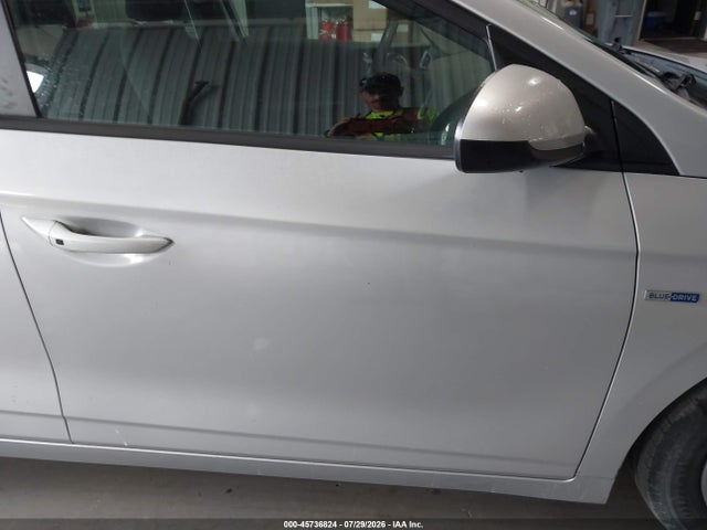 45736824 :رقم المزاد ، KMHC65LC1KU106902 vin ، 2019 Hyundai Ioniq Hybrid Blue مزاد بيع
