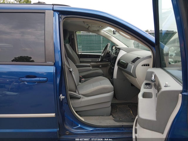 Auction sale of the 2010 Dodge Grand Caravan Sxt, vin: 2D4RN5D17AR205222, lot number: 45736857