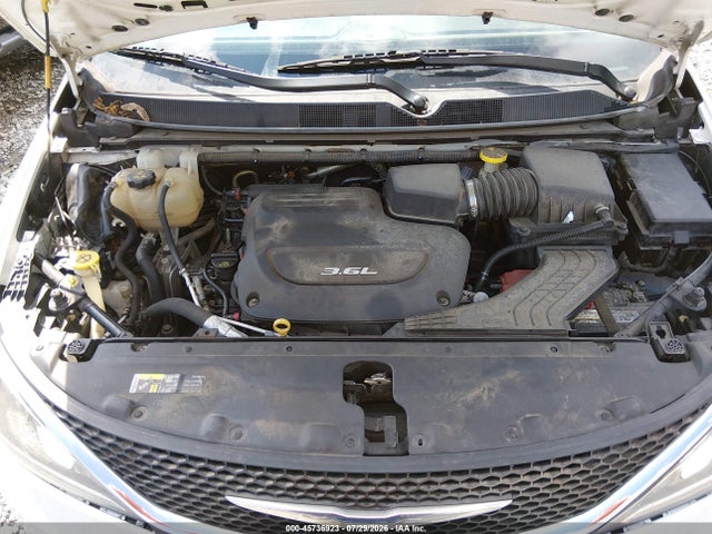 Продаж на аукціоні авто 2017 Chrysler Pacifica Touring-l, vin: 2C4RC1BG0HR583296, номер лоту: 45736923