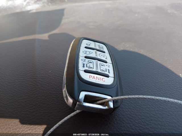 Продаж на аукціоні авто 2017 Chrysler Pacifica Touring-l, vin: 2C4RC1BG0HR583296, номер лоту: 45736923