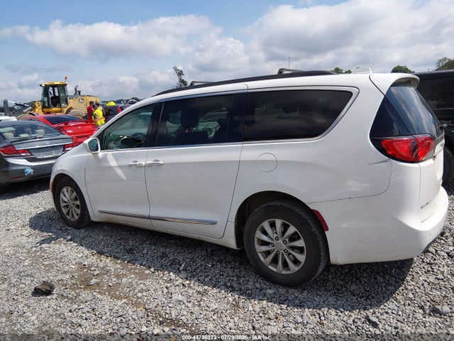 Продаж на аукціоні авто 2017 Chrysler Pacifica Touring-l, vin: 2C4RC1BG0HR583296, номер лоту: 45736923