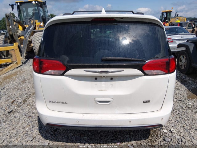 Продаж на аукціоні авто 2017 Chrysler Pacifica Touring-l, vin: 2C4RC1BG0HR583296, номер лоту: 45736923