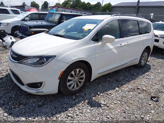 Продаж на аукціоні авто 2017 Chrysler Pacifica Touring-l, vin: 2C4RC1BG0HR583296, номер лоту: 45736923