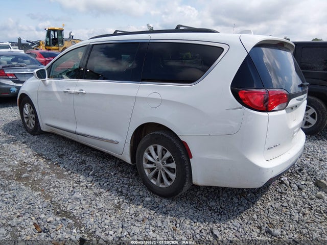 Продаж на аукціоні авто 2017 Chrysler Pacifica Touring-l, vin: 2C4RC1BG0HR583296, номер лоту: 45736923
