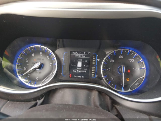 Продаж на аукціоні авто 2017 Chrysler Pacifica Touring-l, vin: 2C4RC1BG0HR583296, номер лоту: 45736923