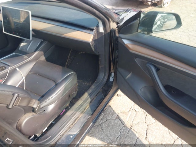 45736935 :رقم المزاد ، 5YJ3E1EAXNF339573 vin ، 2022 Tesla Model 3 Rear-wheel Drive مزاد بيع
