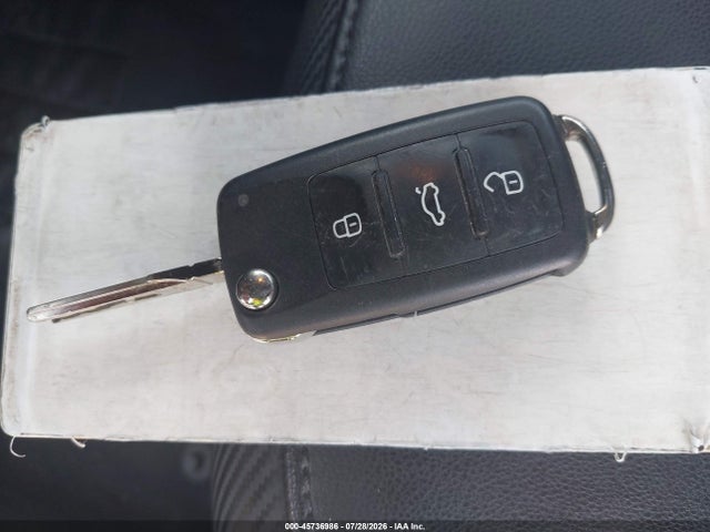 Продажа на аукционе авто 2017 Volkswagen Beetle #pinkbeetle/1.8t Classic/1.8t S, vin: 3VWF17AT1HM630687, номер лота: 45736986