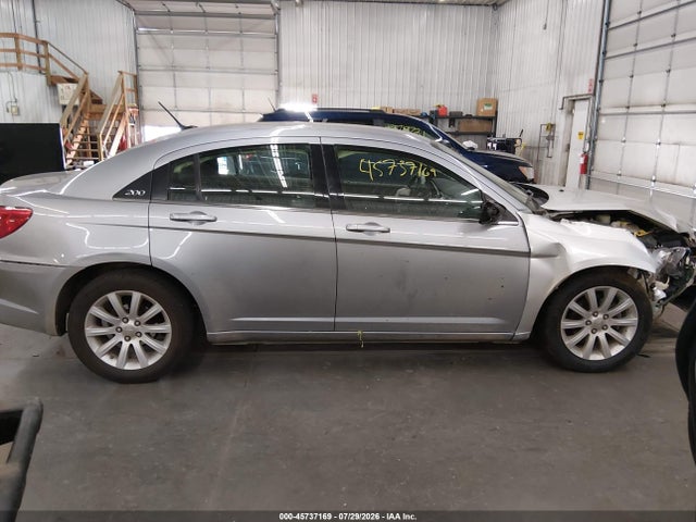 2013 Chrysler 200 Touring მანქანა იყიდება აუქციონზე, vin: 1C3CCBBB0DN509968, აუქციონის ნომერი: 45737169