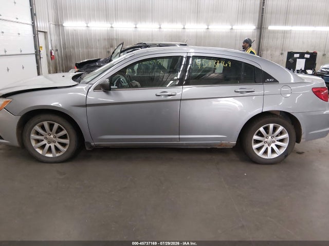 2013 Chrysler 200 Touring მანქანა იყიდება აუქციონზე, vin: 1C3CCBBB0DN509968, აუქციონის ნომერი: 45737169