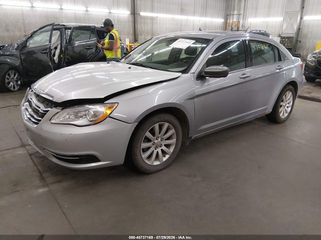 2013 Chrysler 200 Touring მანქანა იყიდება აუქციონზე, vin: 1C3CCBBB0DN509968, აუქციონის ნომერი: 45737169