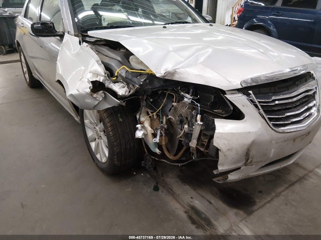 2013 Chrysler 200 Touring მანქანა იყიდება აუქციონზე, vin: 1C3CCBBB0DN509968, აუქციონის ნომერი: 45737169