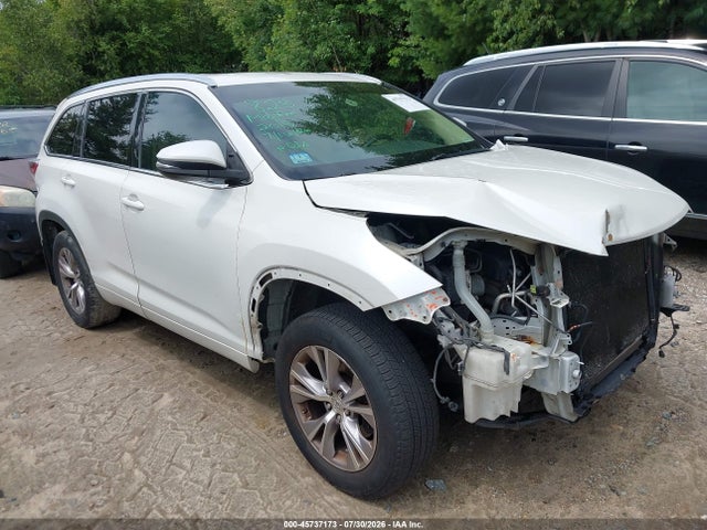 2015 Toyota Highlander Xle V6 მანქანა იყიდება აუქციონზე, vin: 5TDJKRFH2FS138225, აუქციონის ნომერი: 45737173