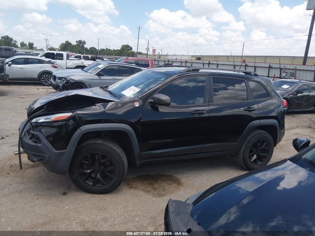 Продаж на аукціоні авто 2018 Jeep Cherokee Trailhawk 4x4, vin: 1C4PJMBX0JD583354, номер лоту: 45737180