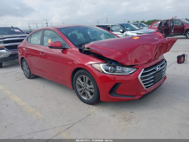 2018 5NPD84LF0JH366062 main image