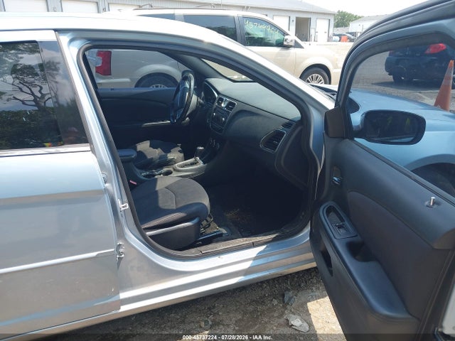 45737224 :رقم المزاد ، 1C3CCBBB1DN656221 vin ، 2013 Chrysler 200 Touring مزاد بيع