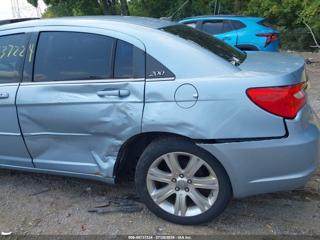 45737224 :رقم المزاد ، 1C3CCBBB1DN656221 vin ، 2013 Chrysler 200 Touring مزاد بيع