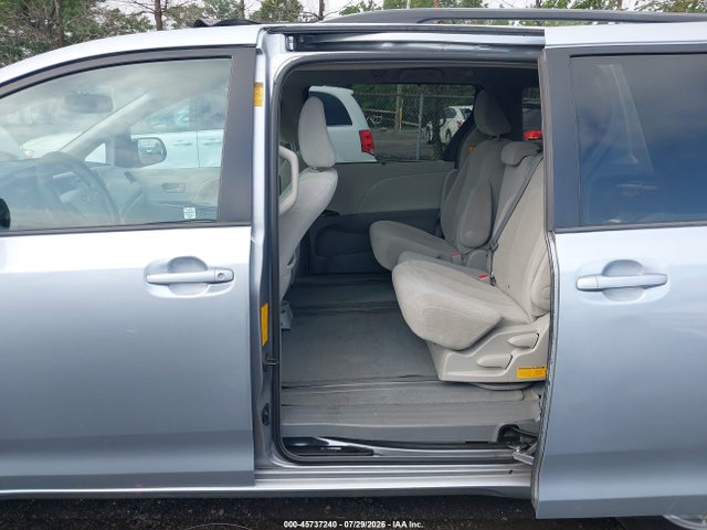 Aukcja sprzedaży 2013 Toyota Sienna Le V6 8 Passenger, vin: 5TDKK3DC5DS372073, numer aukcji: 45737240