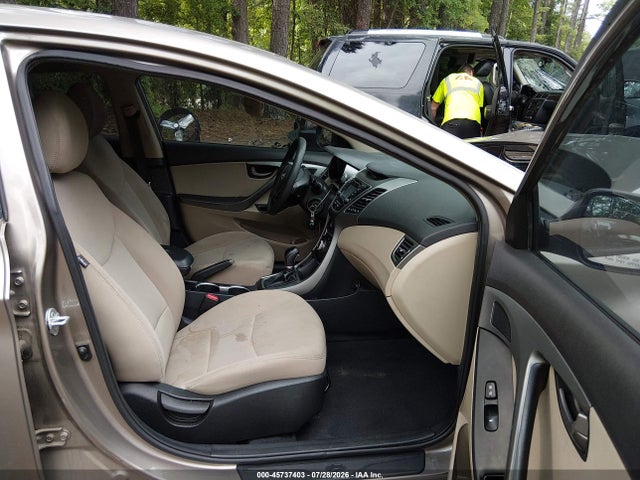 Продажа на аукционе авто 2016 Hyundai Elantra Se, vin: 5NPDH4AE4GH716277, номер лота: 45737403