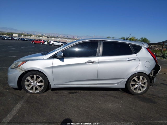 45737405 :رقم المزاد ، KMHCU5AE8DU111558 vin ، 2013 Hyundai Accent Se مزاد بيع