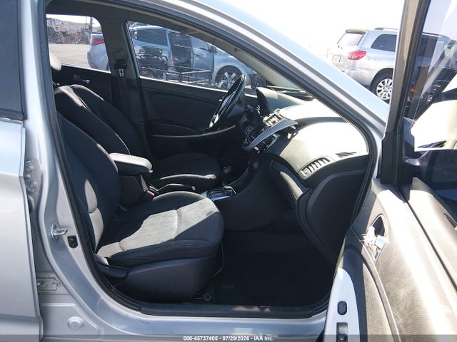 45737405 :رقم المزاد ، KMHCU5AE8DU111558 vin ، 2013 Hyundai Accent Se مزاد بيع