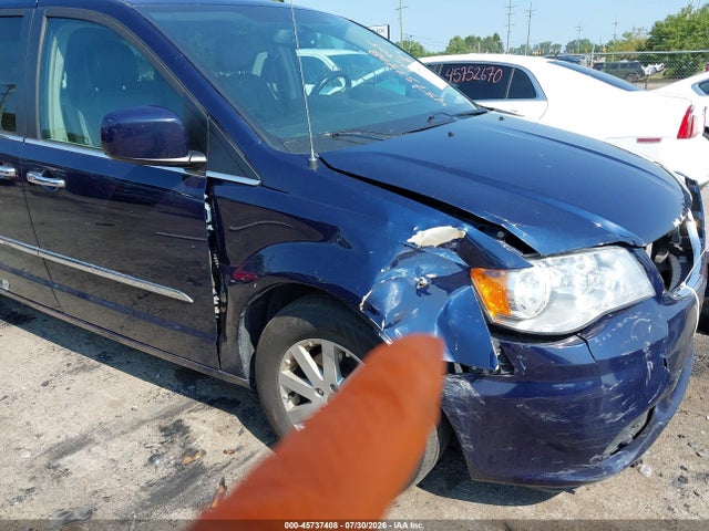 Продажа на аукционе авто 2016 Chrysler Town & Country Touring, vin: 2C4RC1BG0GR261305, номер лота: 45737408