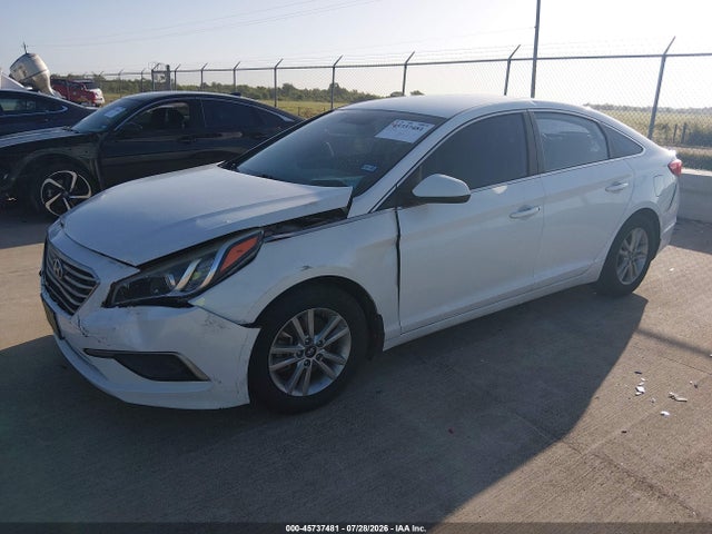 Hyundai SONATA SE 2016 5NPE24AF2GH317401 Image 2