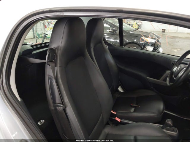 Продажа на аукционе авто 2015 Smart Fortwo Pure, vin: WMEEJ3BA6FK805901, номер лота: 45737546