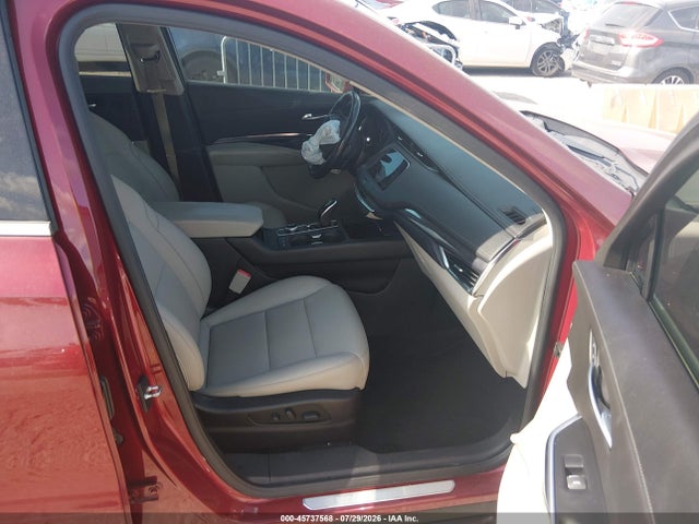 45737568 :رقم المزاد ، 1GYAZAR44LF030278 vin ، 2020 Cadillac Xt4 Fwd Luxury مزاد بيع