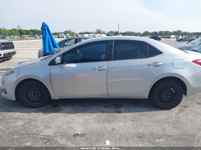2018 Toyota Corolla Le მანქანა იყიდება აუქციონზე, vin: 5YFBURHE7JP761214, აუქციონის ნომერი: 45737696