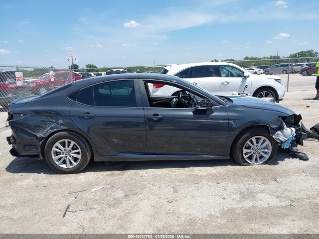 2026 Toyota Camry Le მანქანა იყიდება აუქციონზე, vin: 4T1DAACK2TU702072, აუქციონის ნომერი: 45737703