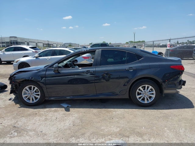 2026 Toyota Camry Le მანქანა იყიდება აუქციონზე, vin: 4T1DAACK2TU702072, აუქციონის ნომერი: 45737703
