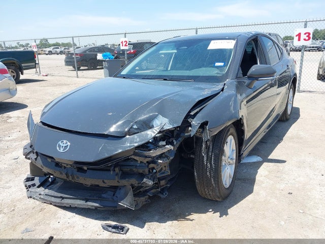2026 Toyota Camry Le მანქანა იყიდება აუქციონზე, vin: 4T1DAACK2TU702072, აუქციონის ნომერი: 45737703