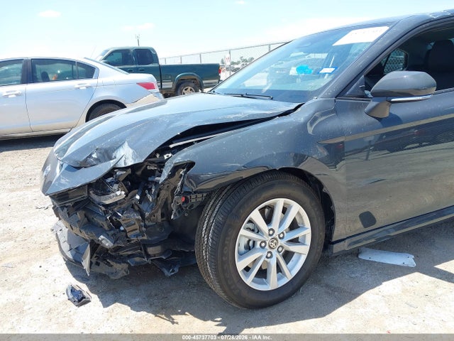 2026 Toyota Camry Le მანქანა იყიდება აუქციონზე, vin: 4T1DAACK2TU702072, აუქციონის ნომერი: 45737703